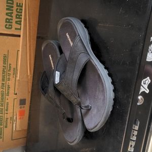 Merrell flip flops